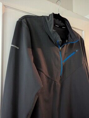 Nike Men's Black Softshell Performance Jacket with Blue Zipper Accents Large